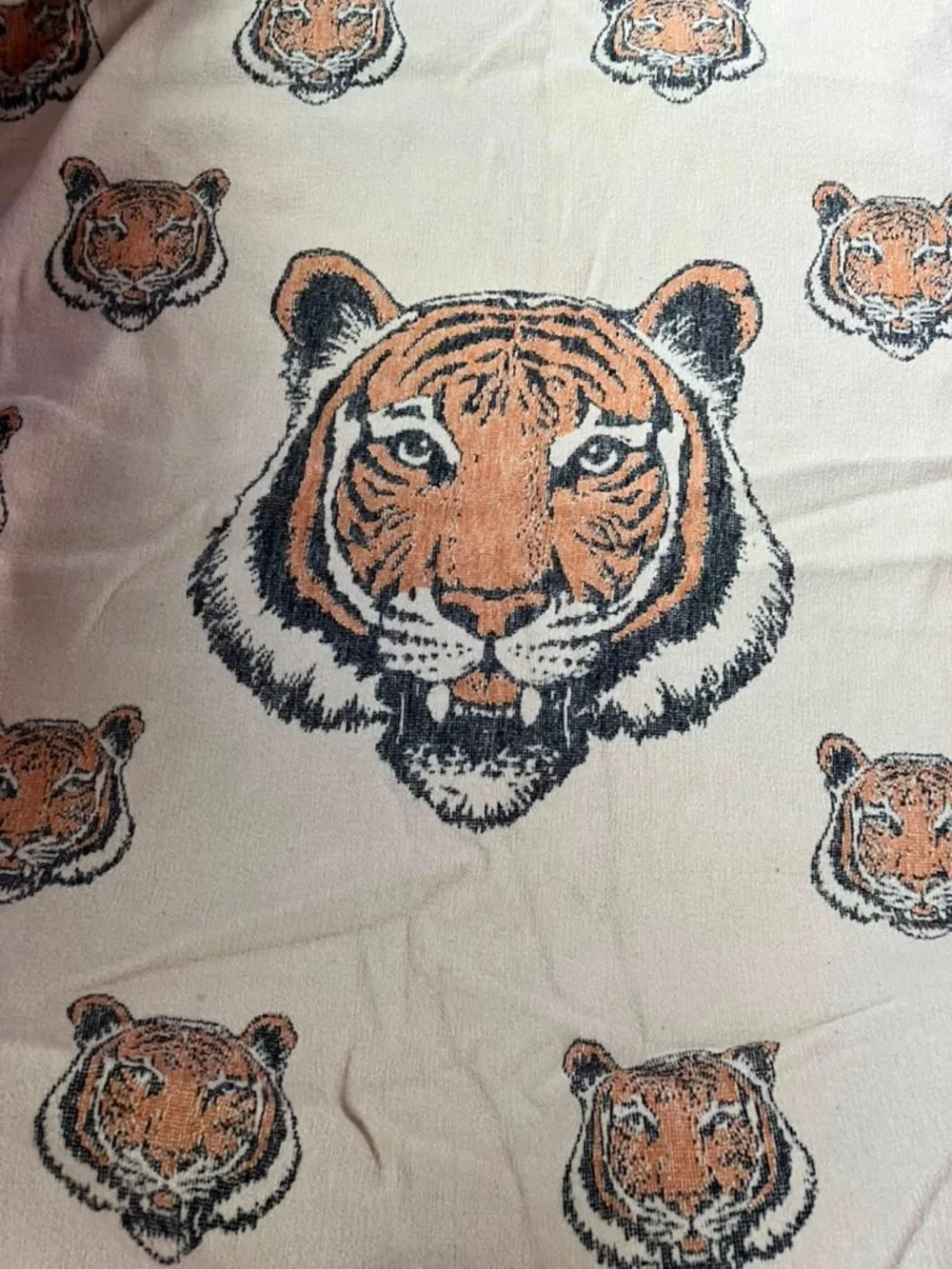 NEW PAD Home Design Concept Reversible Tiger Print Throw Blanket